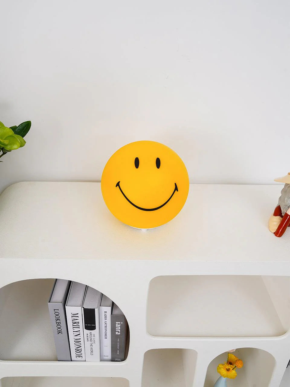 Smiling Face Table Lamp-6