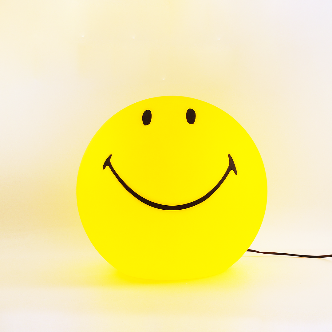 Smiling_Face_Table_Lamp_A_5