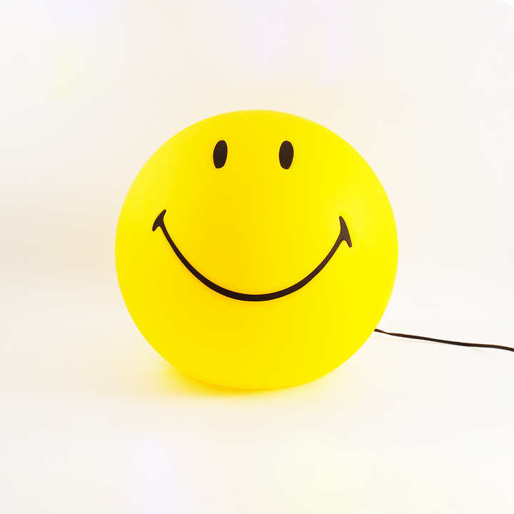 Smiling_Face_Table_Lamp_A_6