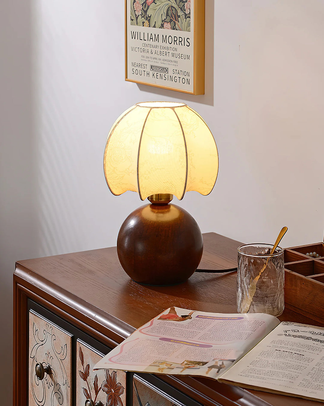 Solid_Wood_Antique_Table_Lamp_02