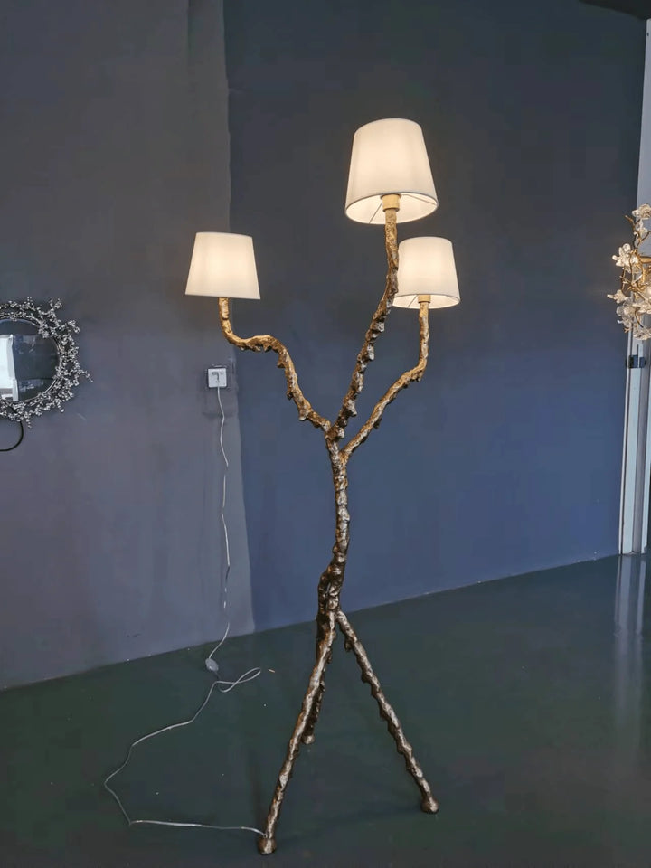 Three_Legged_Floor_Lamp_2