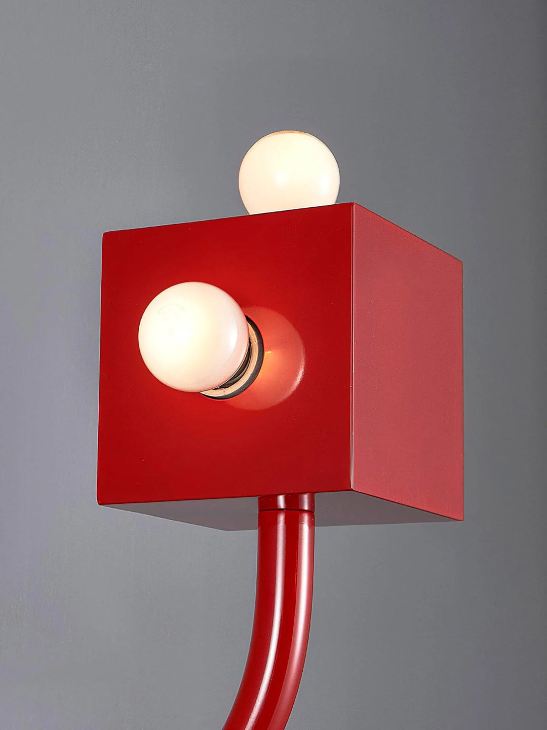 Three_red_cube_wall_lamp_18