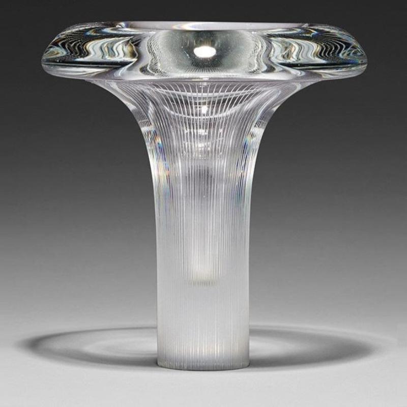 Transparent_T-Table_Lamp_3