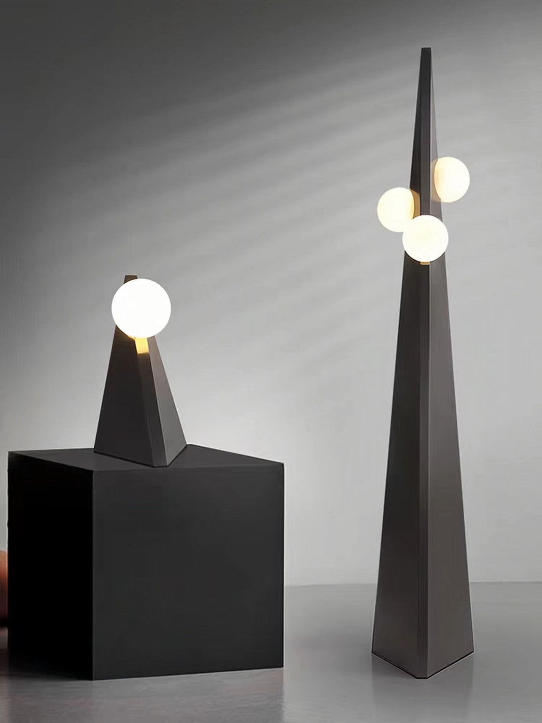 Triangular_Tower_Table_Lamp_3