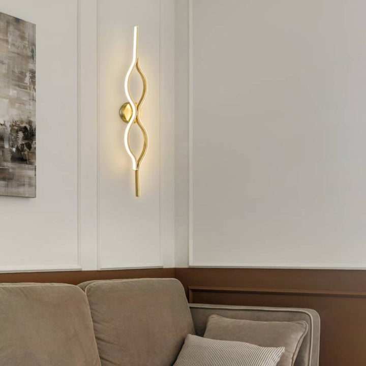 Twist_Shaped_Wall_Light_06