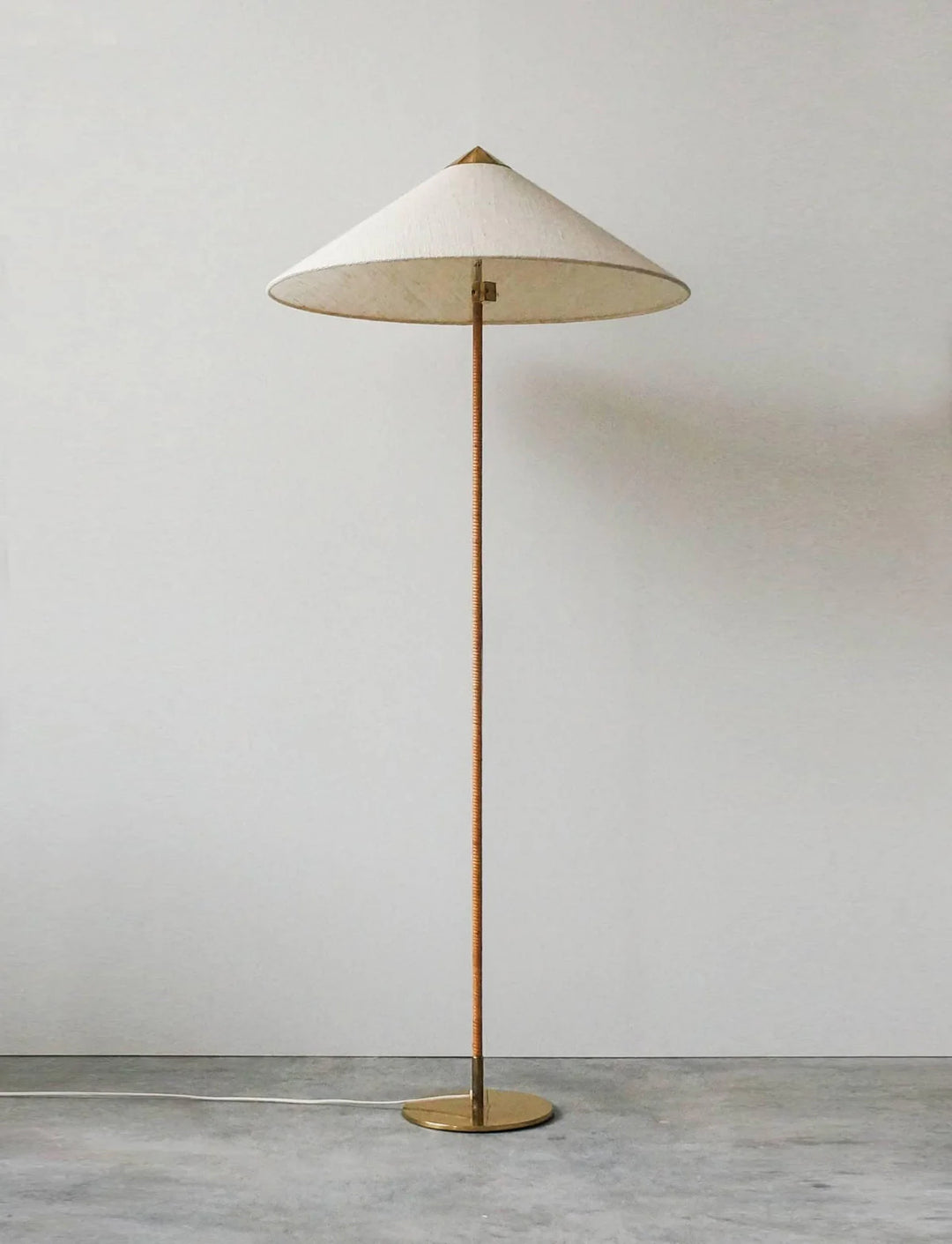 Tynell_Floor_Lamp_34