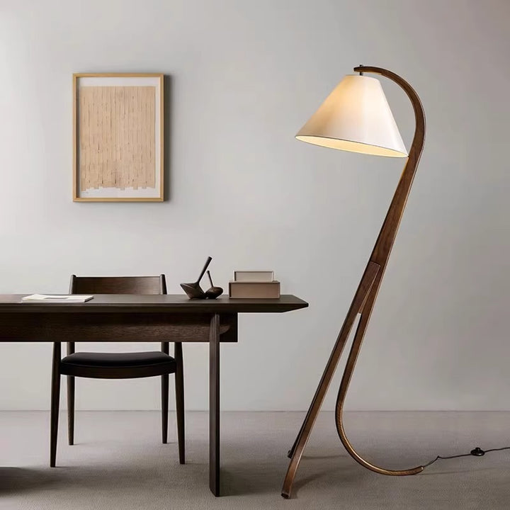 Uppsala_Floor_Lamp_02