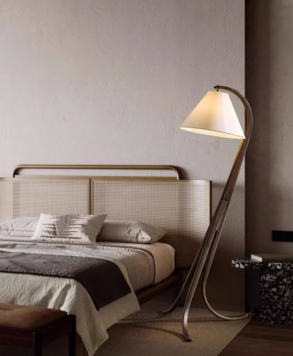 Uppsala_Floor_Lamp_04