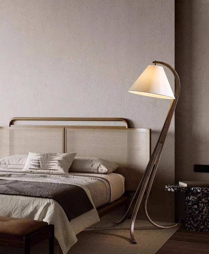 Uppsala_Floor_Lamp_04
