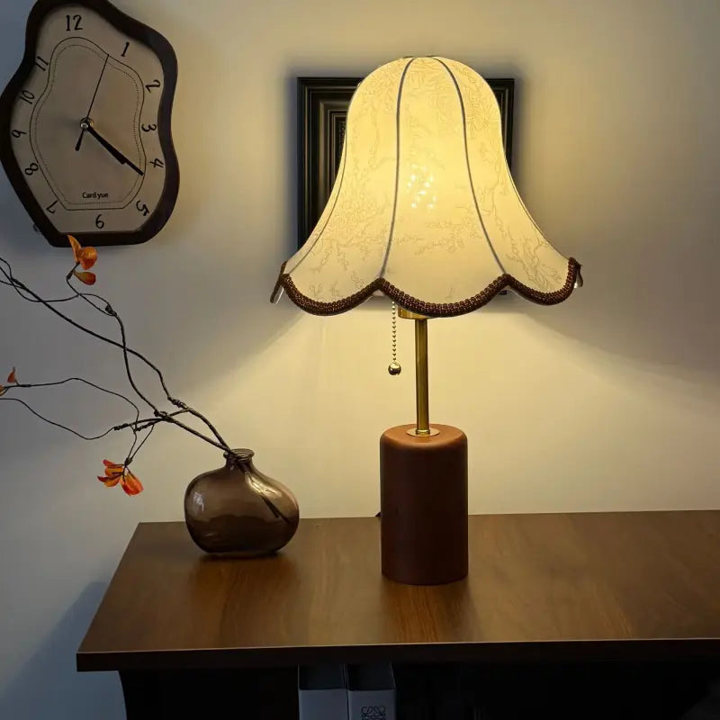 Velika_Table_Lamp_02