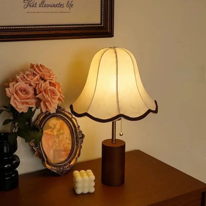 Velika_Table_Lamp_03