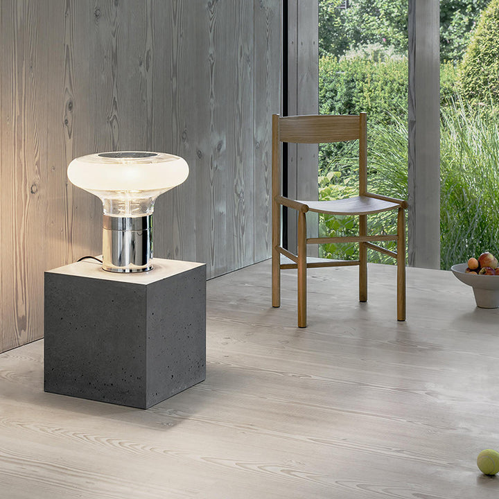 Vevo_Table_Lamp_03