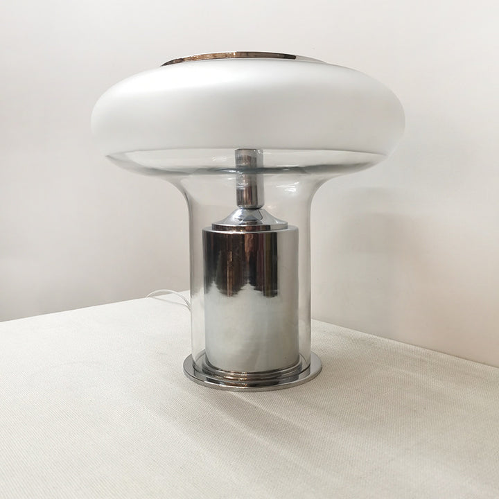 Vevo_Table_Lamp_08