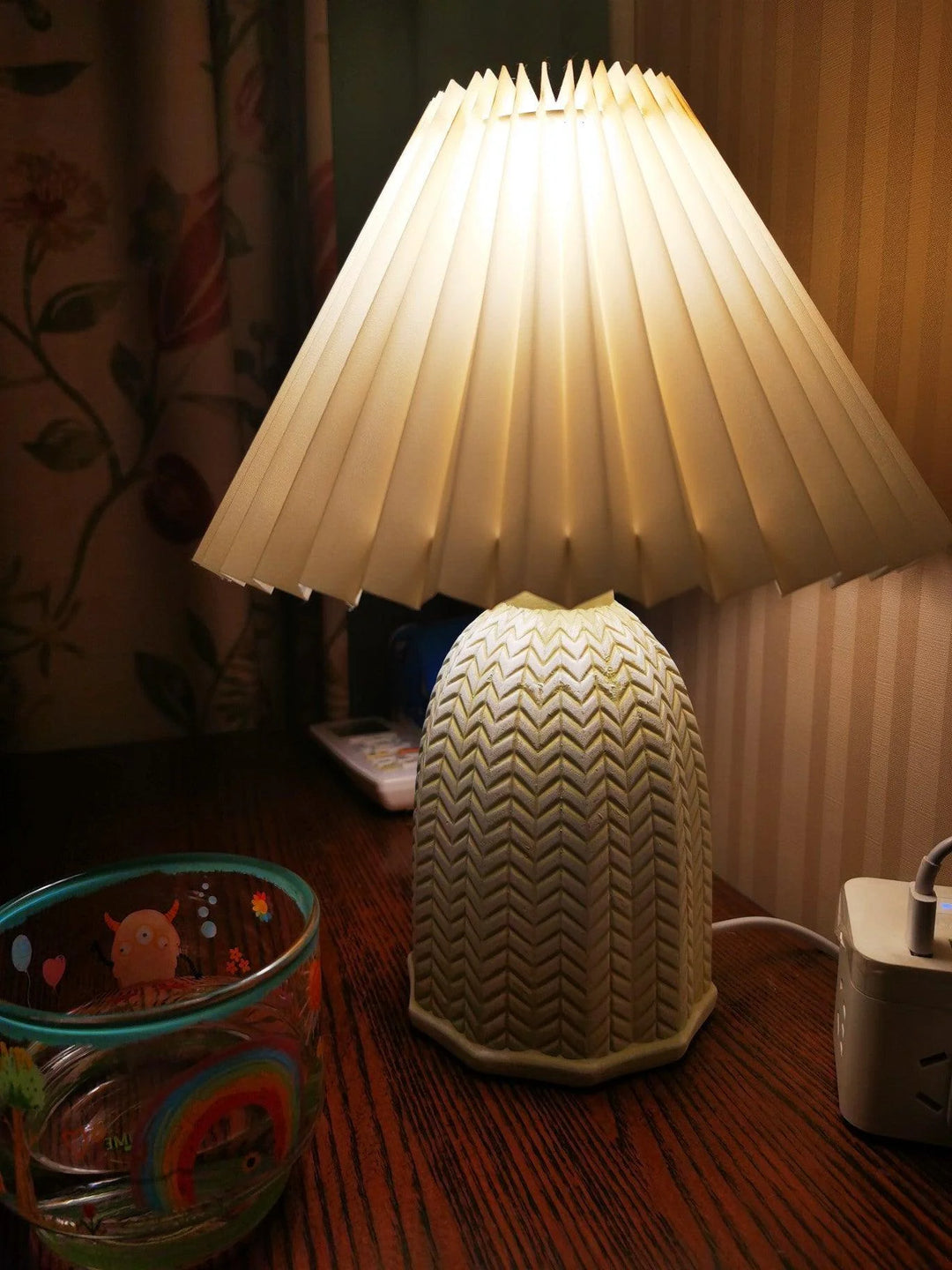 Petite lampe de bureau plissée vintage