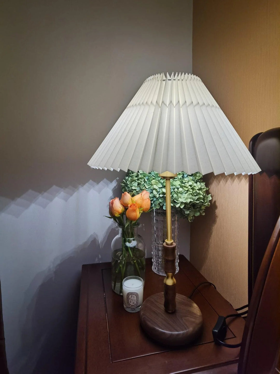Vintage American Pleated Desk Lamp-13
