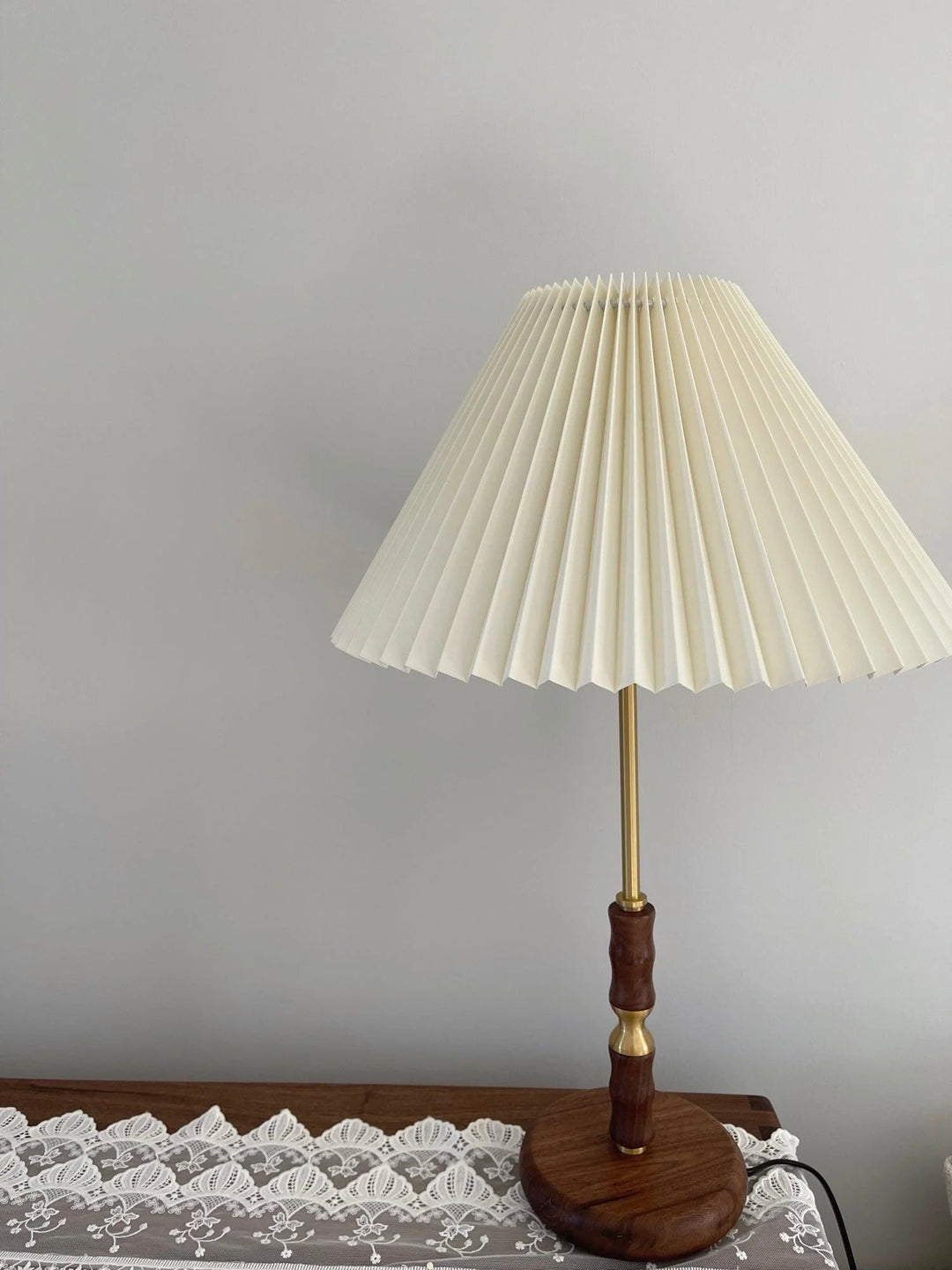 Vintage American Pleated Desk Lamp-6