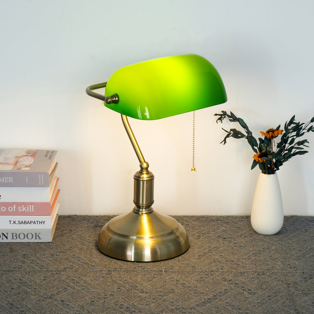 Vintage_Bankers_Table_Lamp_A_1_99a45f42-0931-4f0f-8067-0dae67a4df81