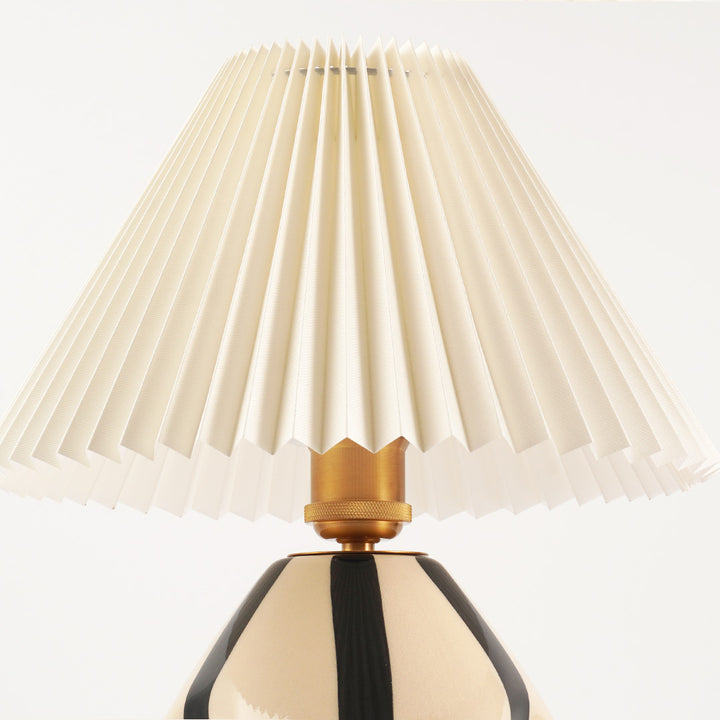 Vintage_Ceramic_Table_Lamp_r_1