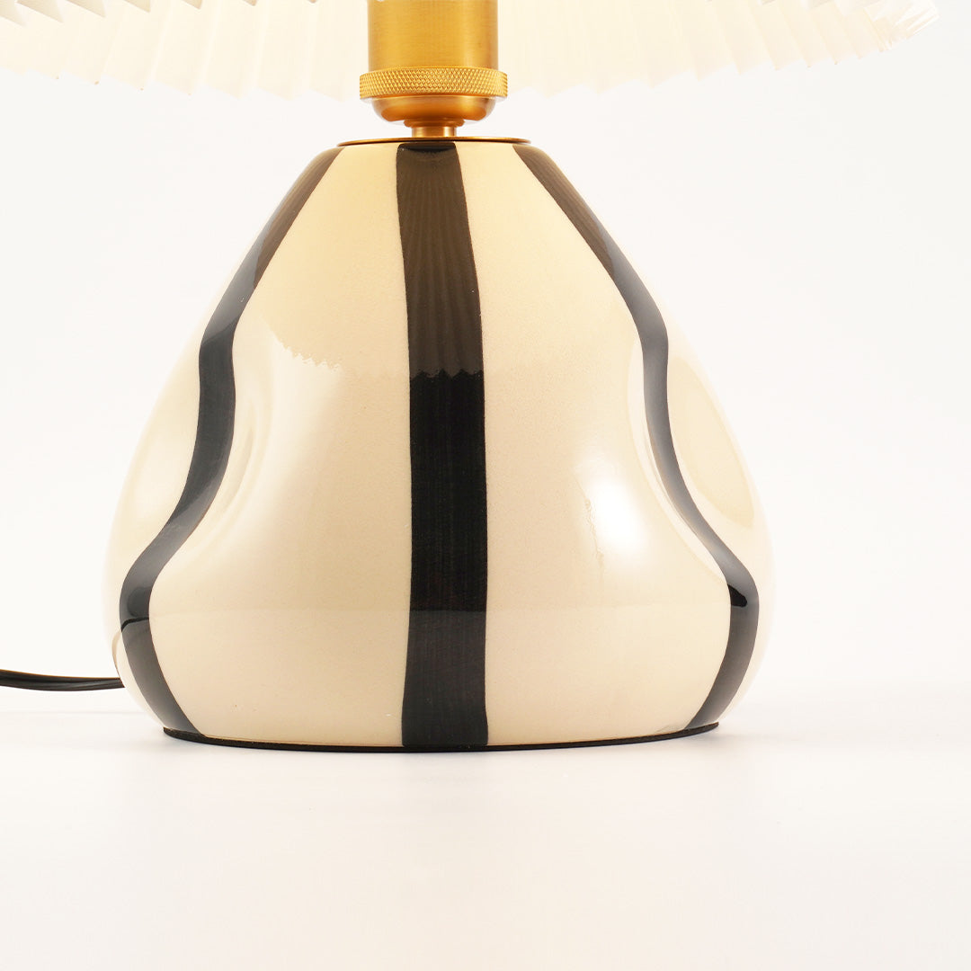 Vintage_Ceramic_Table_Lamp_r_2