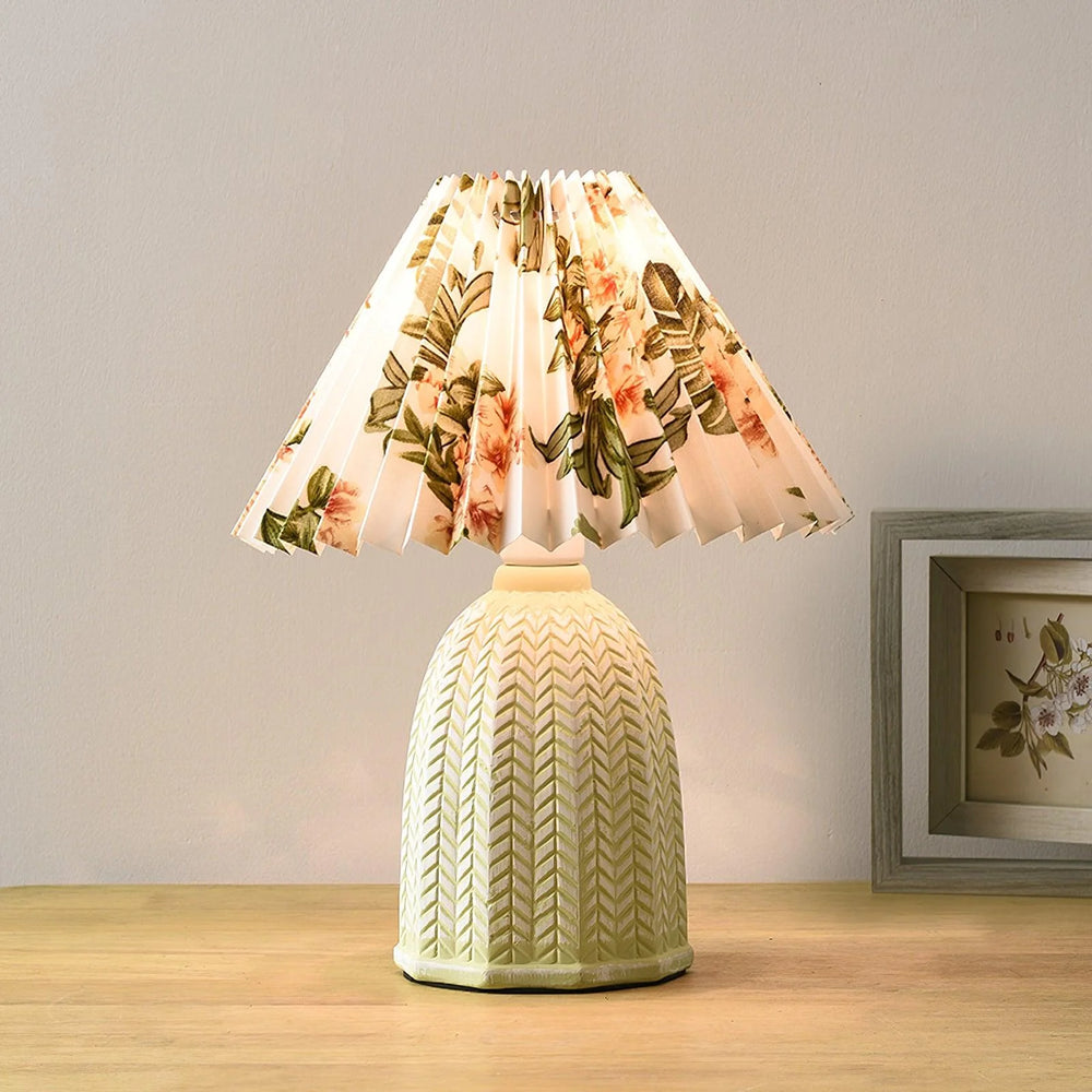 Vintage Pleated Little Desk Lamp-17