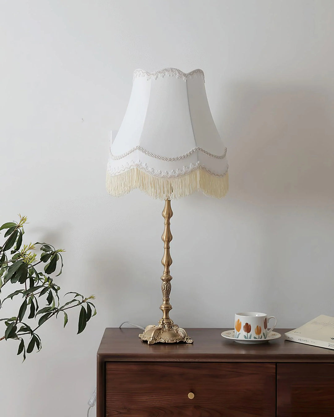 Vintage Tassel Table Lamp-9
