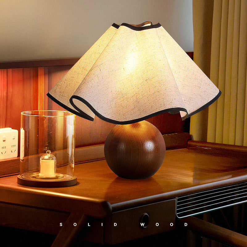 Wavecrest_Table_Lamp_12