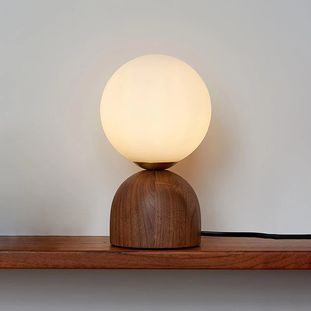 Wooden_Round_Table_Lamp_02