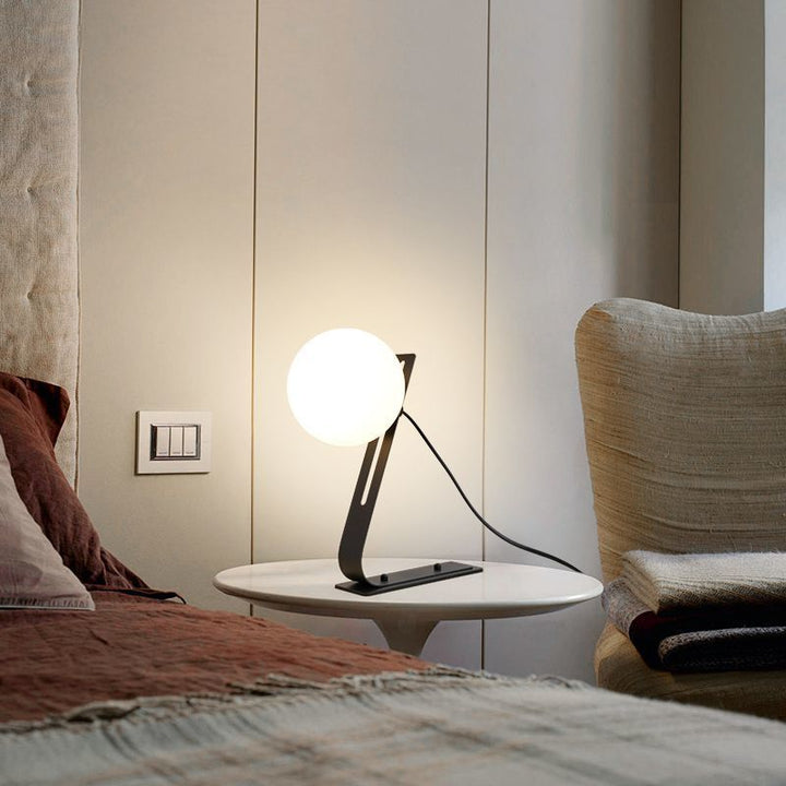 Zerina_Table_Lamp_02