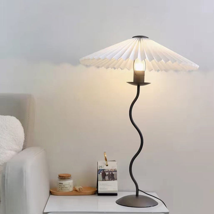 squiggle table lamp B